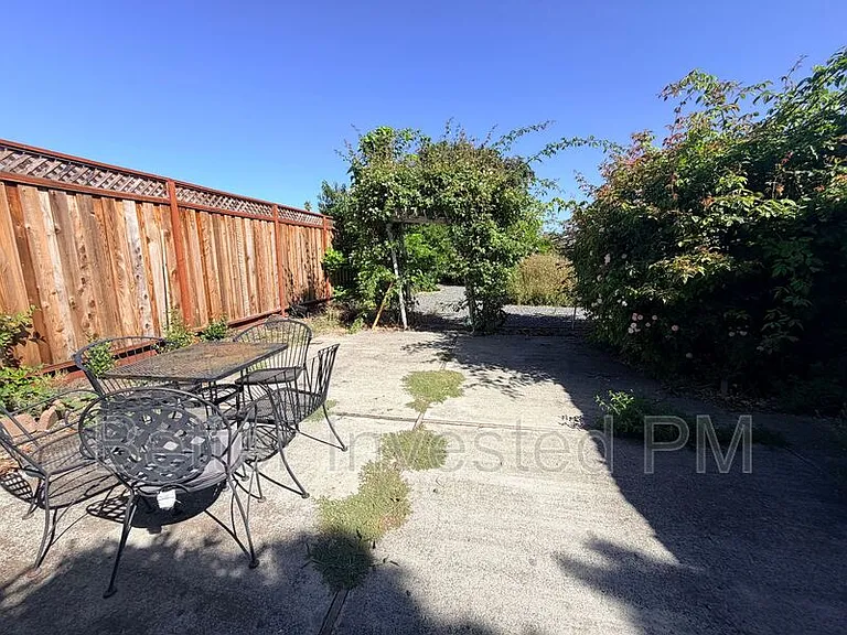 1713 Mariposa Dr — Photo 14