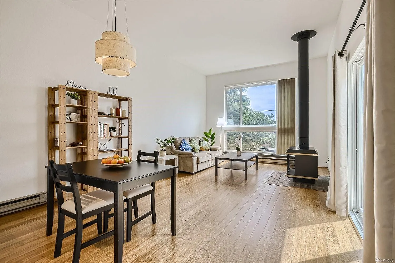 2 bed, 849 sqft, $2,900 — Photo 2