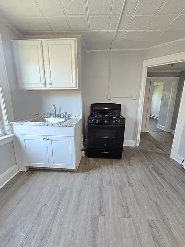 9 Kenmore Ave Photo 1