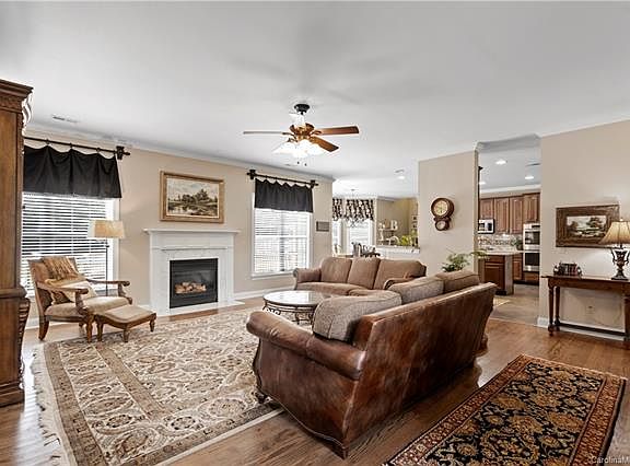 5th image of 1606 Crestgate Dr