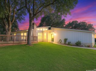 222 Valley Oak Dr, Bandera, TX 78003