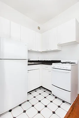 Rented by Mirador Real Estate | media 15