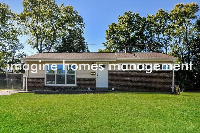3 bed, 1.0 bath, 1008 sqft, $1,979 — Photo 1