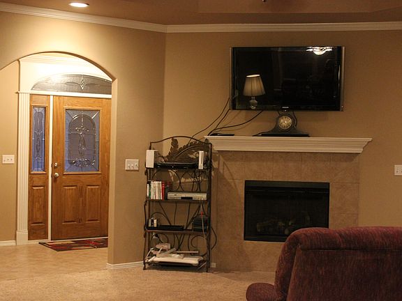 Living fireplace/ entry