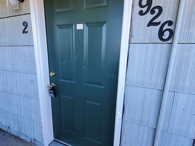 926 SE Uglow Ave #2 — Photo 4