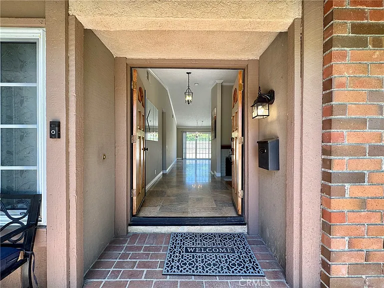 1421 Meadow Glen Rd — Photo 3