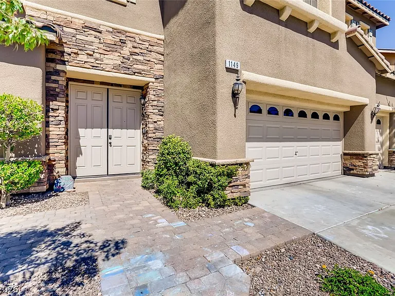 1149 Jerez Ct — Photo 3