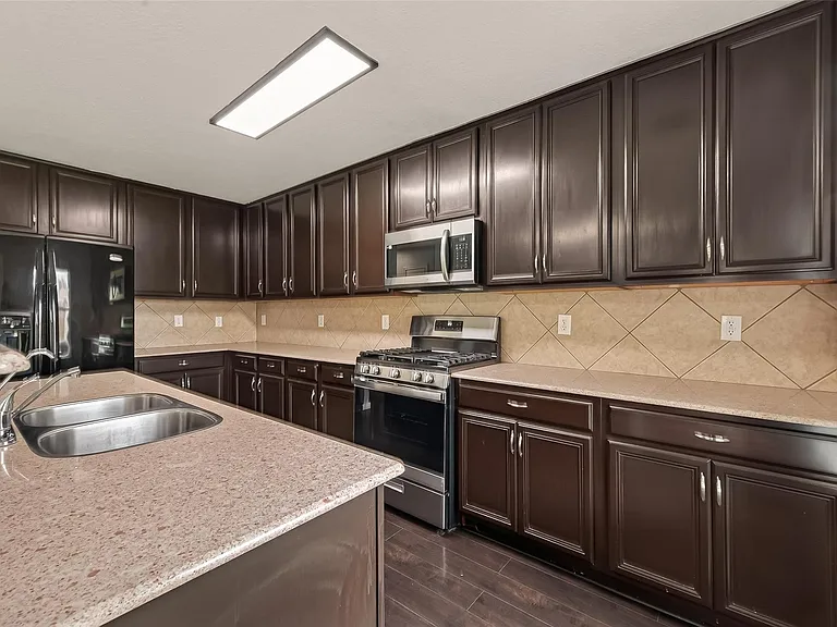 18302 Walden Gate Ln — Photo 17