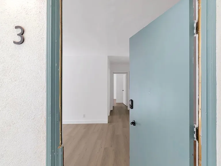 Green Hill Apartments — Photo 8