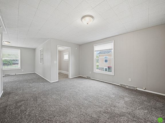 5th image of 4919 Leighton Ave