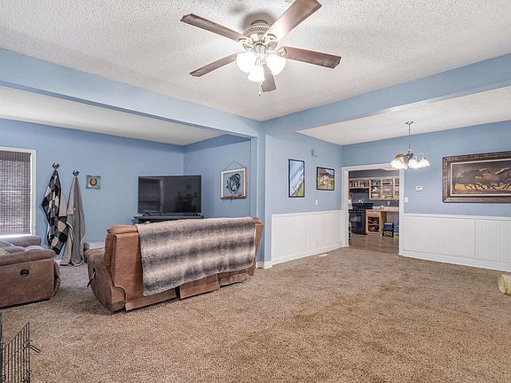 3rd image of 1747 N Texas Avenue