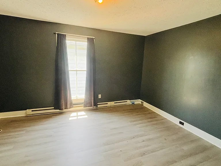 220 E Main St — Photo 10