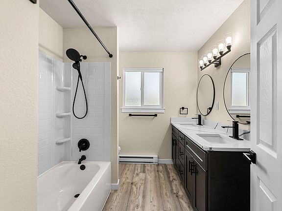 5th image of 410 7th St NE #4