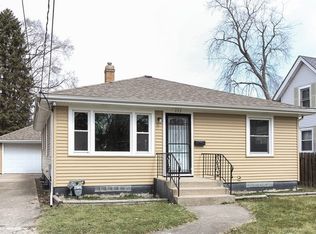 632 Cooper Ave, Elgin, IL 60120