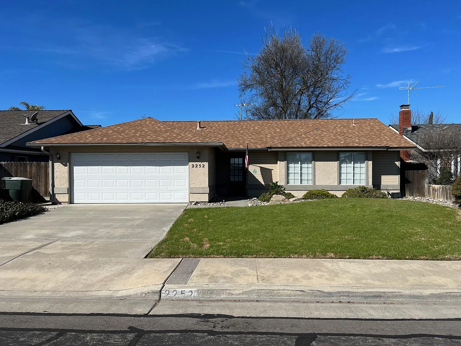 2252 Teakwood Way photo 1