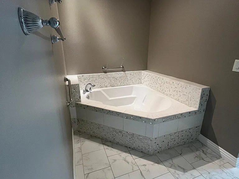 407 N Clinton St — Photo 34