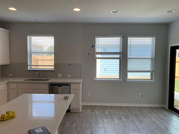 4th image of 2116 Pecan Island Dr