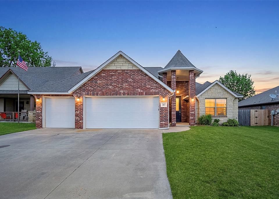 1st image of 317 Stoneridge Dr