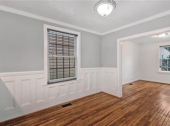 5th image of 3425 Parkwood Ave
