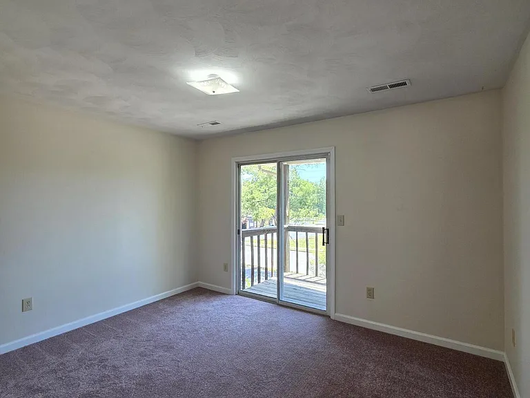 803 Roanoke Blvd — Photo 10