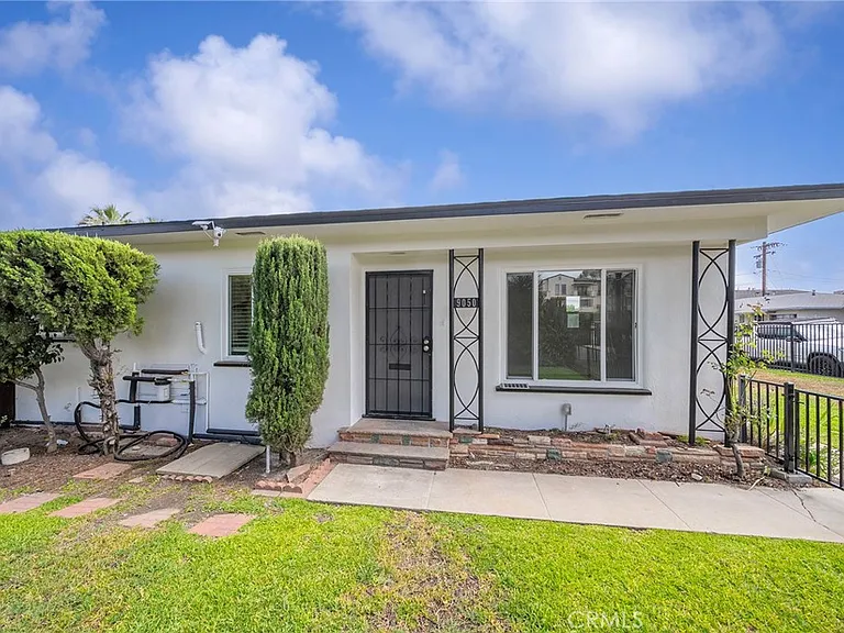 9050 Huntington Dr — Photo 2