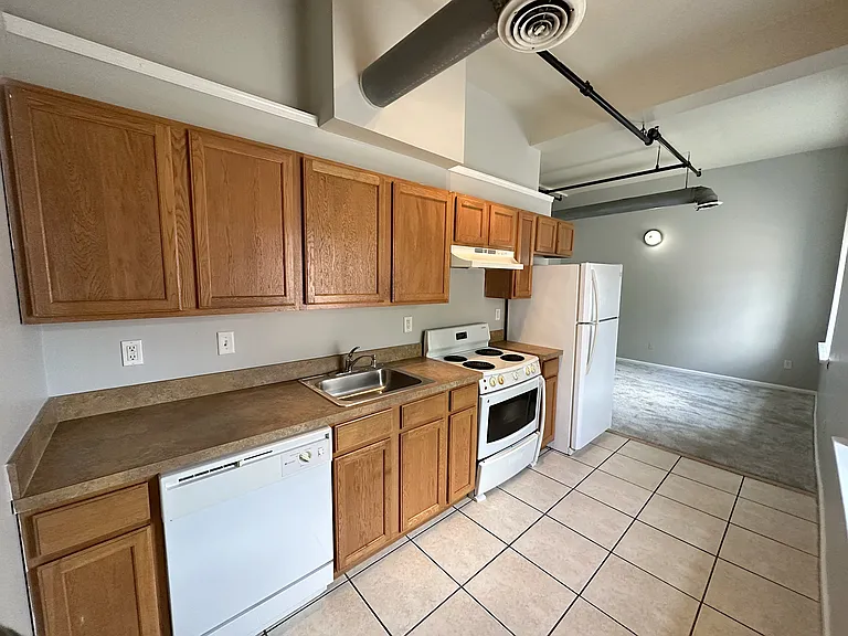 Corson Lofts — Photo 10