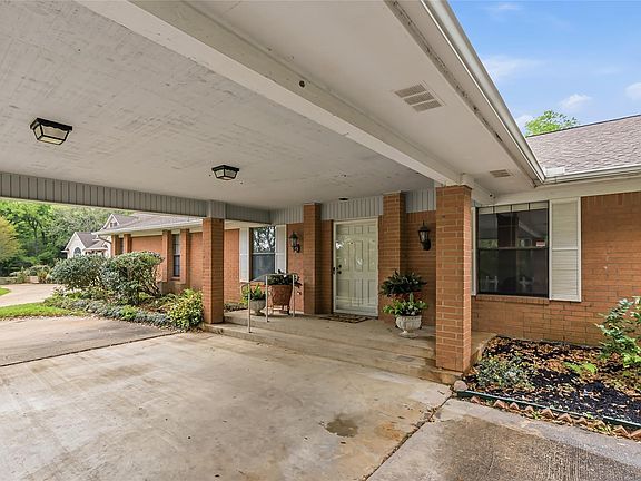 3rd image of 807 Standley Rd