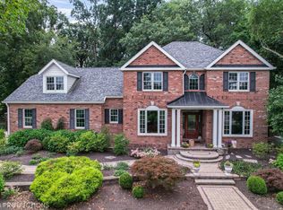 128 Wind Whistle Dr, Valparaiso, IN 46383