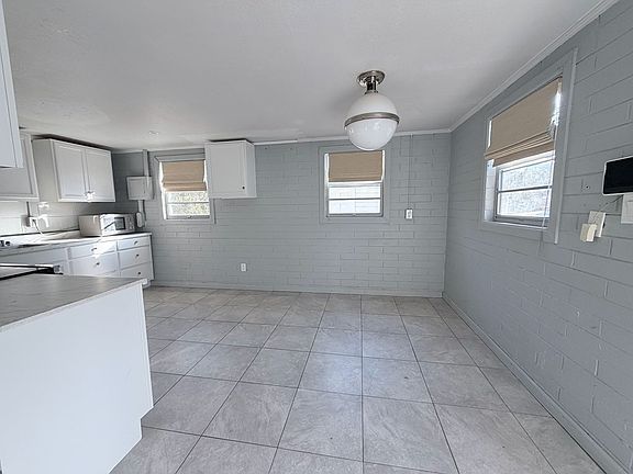 3rd image of 1308 E Roosevelt Ave