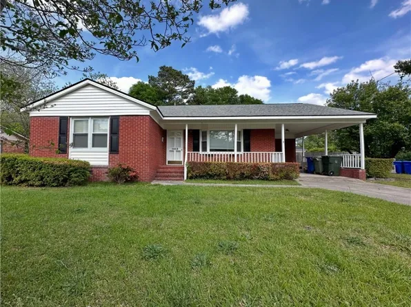 1413 Skycrest Dr, Fayetteville, NC 28304