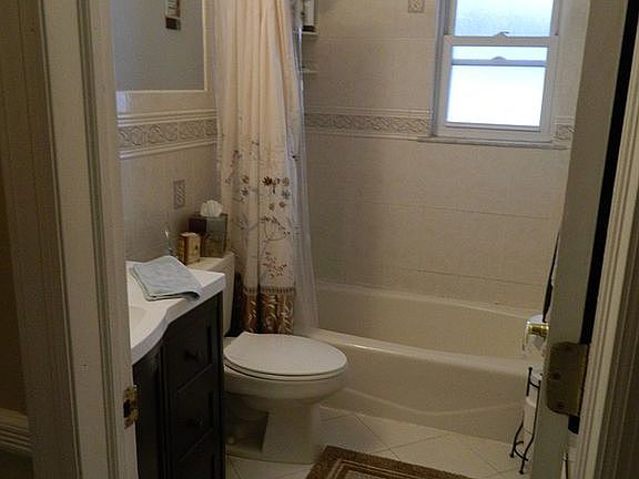 4th image of 15 La Salle Ln