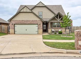820 Lindsey Ln, Moore, OK 73160