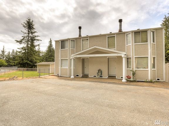 3rd image of 4626 176th St SW