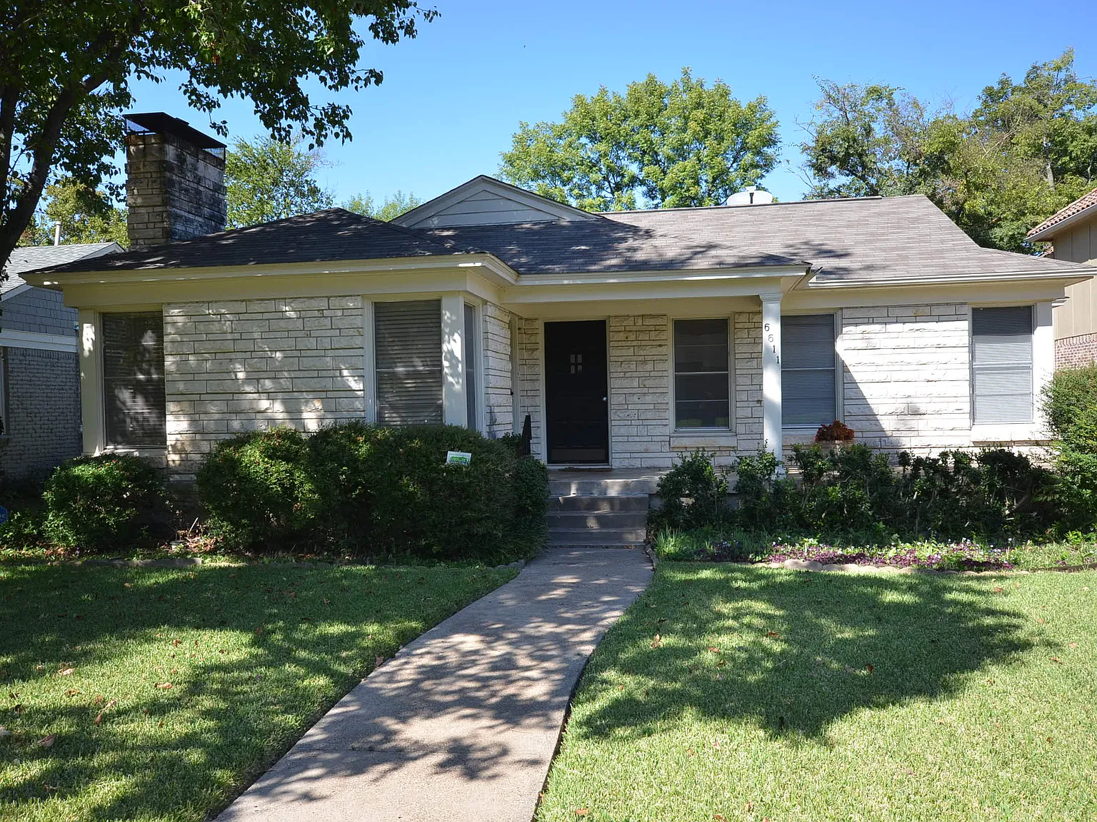 3 bed, 1334 sqft, $3,245 — Photo 2