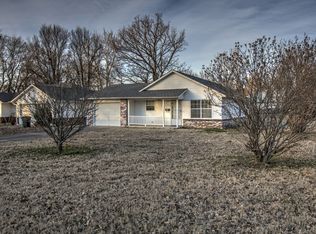 310 W 7th St, Claremore, OK 74017