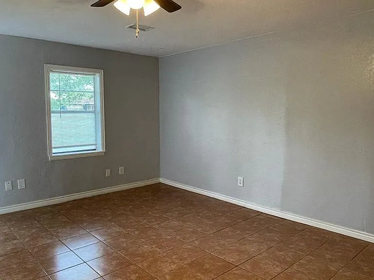 306 Lake Rd — Photo 4