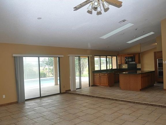 4th image of 3176 Lake Breeze Cir