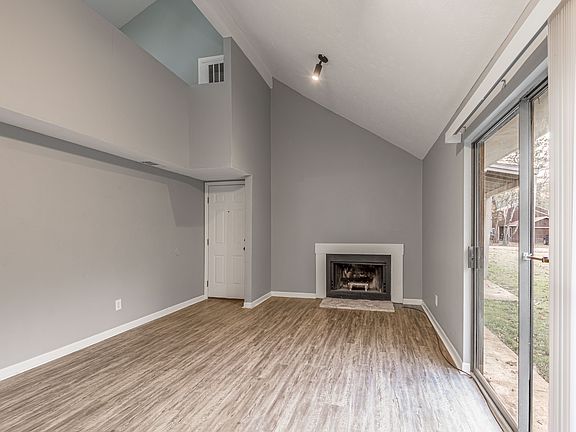 3rd image of 26612 Primrose Ct