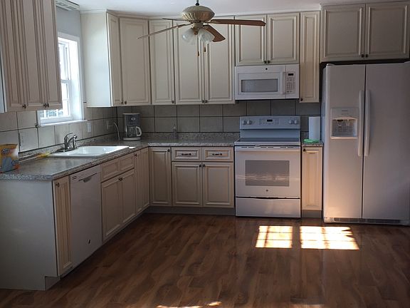 2nd image of 1417 W Mountain St