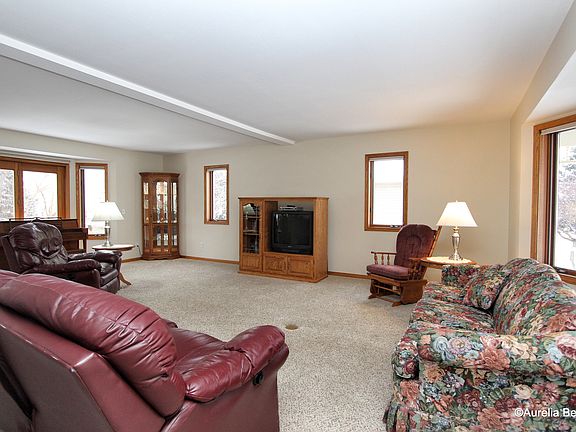 5th image of 189 Suncrest Ct SW