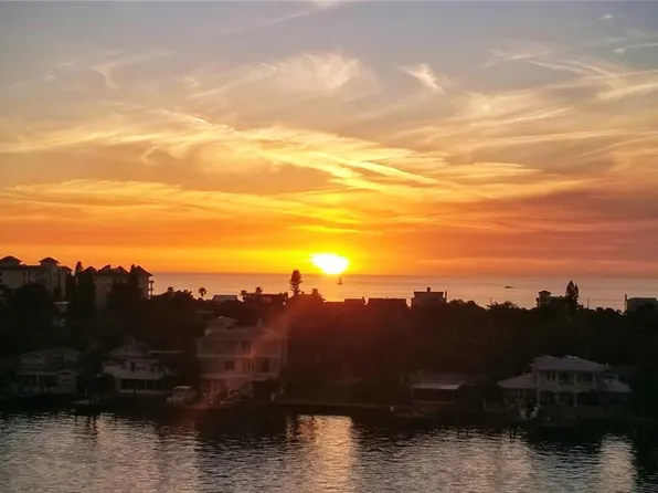 736 Island Way APT 804, Clearwater, FL 33767