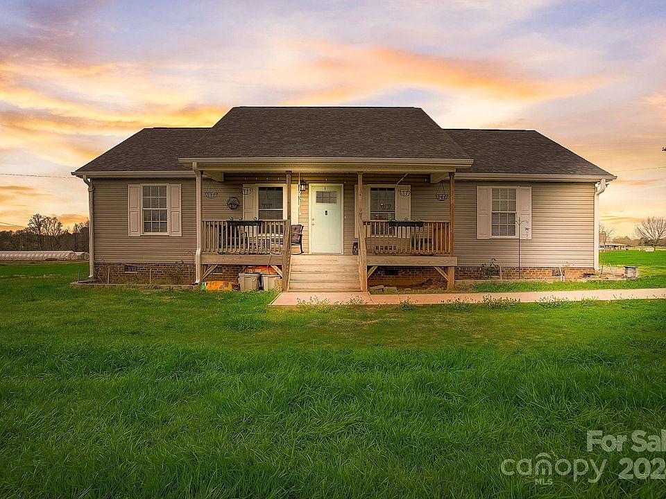 1st image of 2407 Dellinger Dr