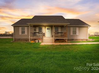 2407 Dellinger Dr, Newton, NC 28658