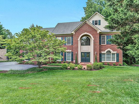 3rd image of 6750 Hidden Woods Dr