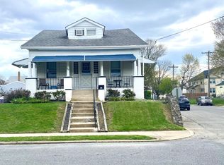 33 Beechwood Rd, Brookhaven, PA 19015