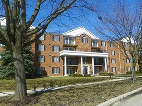 326 Park Ave APT 22, Clarendon Hills, IL 60514