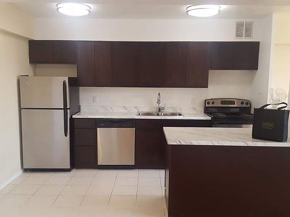 3rd image of 601 Finch Ave W #1-bedroom