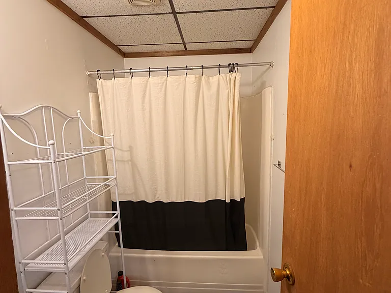 947 Cross St #1 — Photo 8