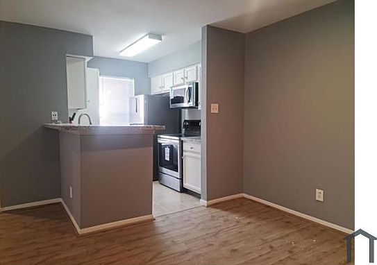 5th image of 14600 Fonmeadow Dr APT 105