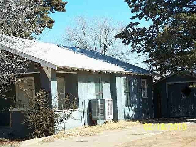 2nd image of 717 Axtell St